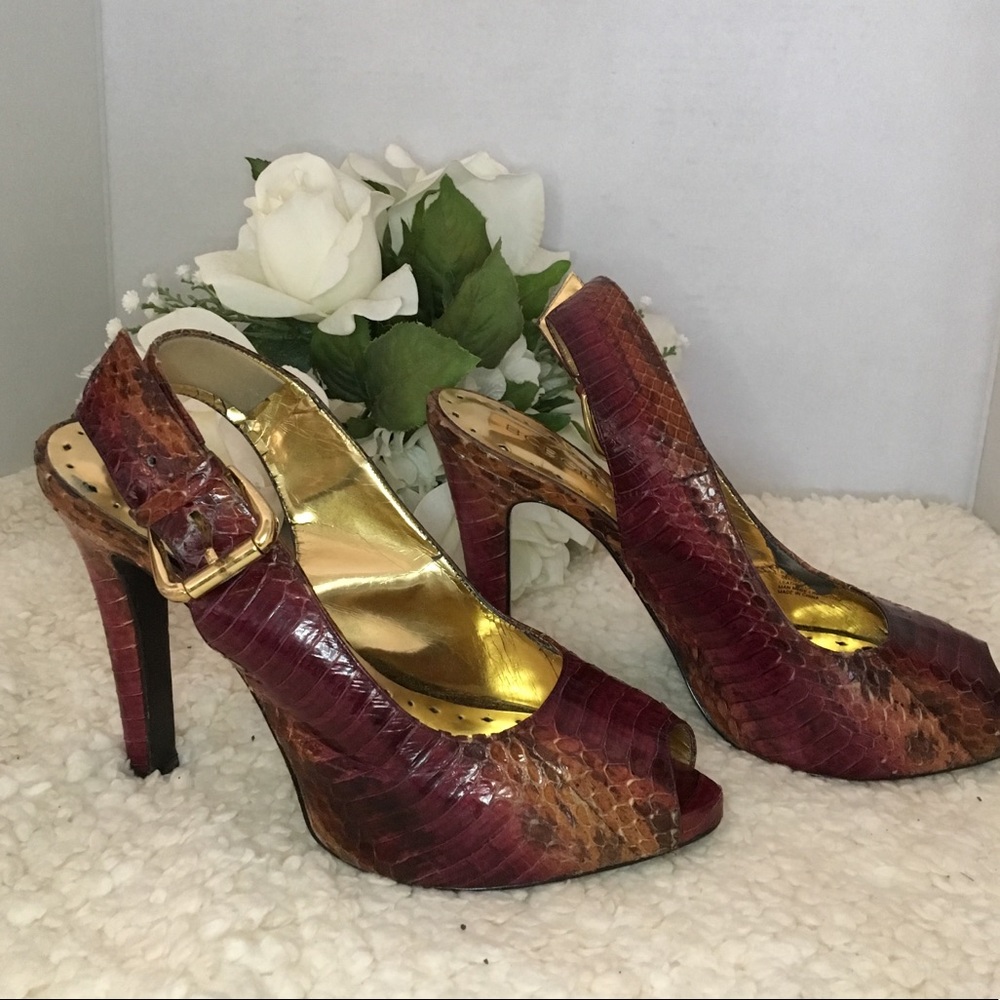 EUC BCBGIRLS Wine Peep Toe Snake-Skin Platform